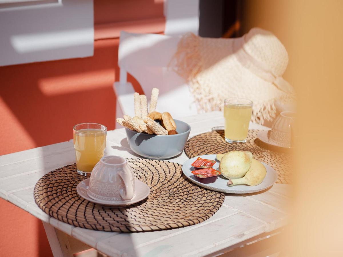 Captain'S Memories Stylish Harbour Apartments Chalki Town Zewnętrze zdjęcie