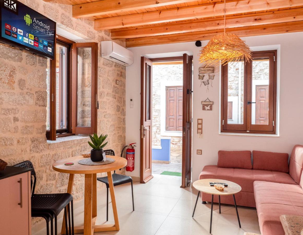 Captain'S Memories Stylish Harbour Apartments Chalki Town Zewnętrze zdjęcie