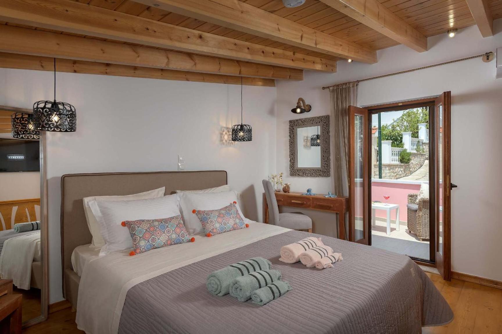 Captain'S Memories Stylish Harbour Apartments Chalki Town Zewnętrze zdjęcie